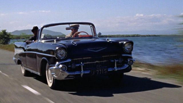 La Chevrolet Bel Air 1957 qui transporte James Bond (Sean Connery) dans James Bond Contre Dr No