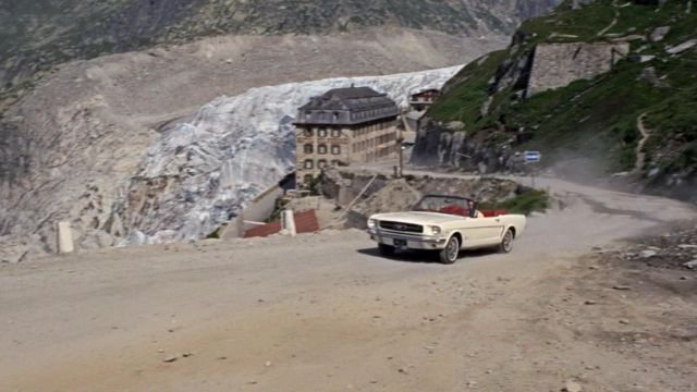 La Ford Mustang Convertible de James Bond (Sean Connery) dans Goldfinger