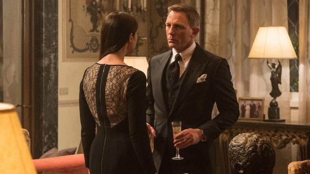 Le champagne Bollinger bu par James Bond (Daniel Craig) dans Spectre