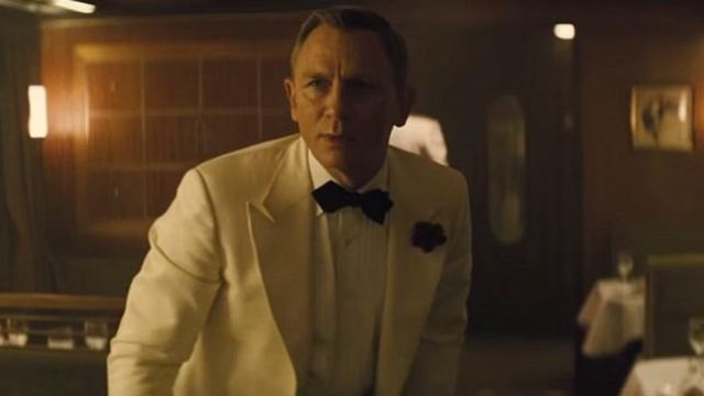 The smoking jacket ivory Tom Ford Daniel Craig in Spectre