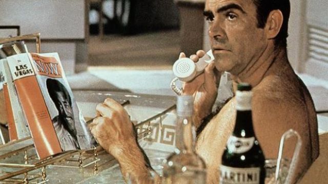 La bouteille de Martini de James Bond (Sean Connery) dans Les diamants sont éternels