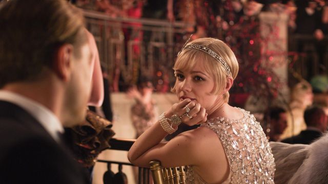 The jewel in hand, Tiffany and Co. Daisy Buchanan (Carey Mulligan) in the great Gatsby