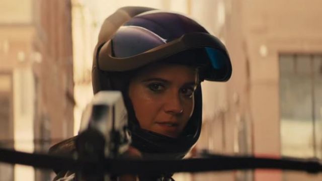 The motorcycle helmet of Helena Bertinelli / Huntress (Mary Elizabeth Winstead) in Birds of Prey and the fantabuleuse history of Harley Quinn