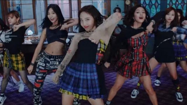 Brown Plaid Mini Skirt | Nayeon - Twice S