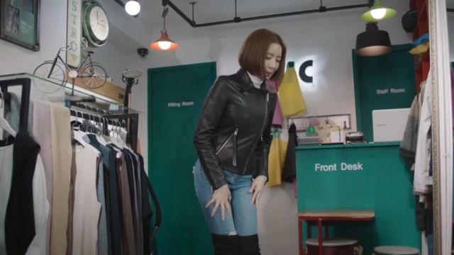 Dal­by Leather Bik­er Jack­et worn by Seung Hye (Yoon Se-ah) in SKY Castle Episode 14
