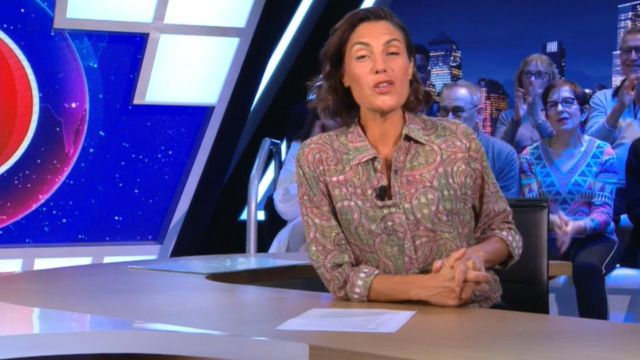 La chemise imprimée de Alessandra Sublet dans C'est Canteloup