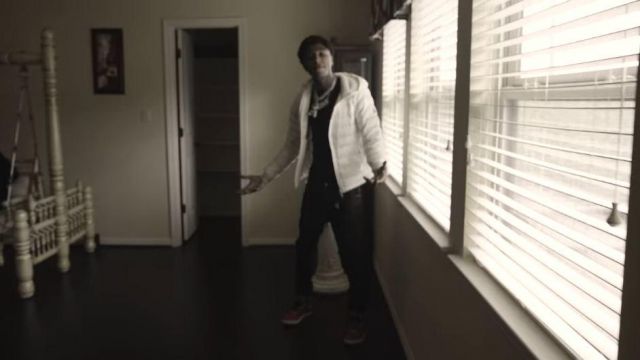 Jordan Retro SE 'U­nite' Red Sneak­ers of YoungBoy Never Broke Again in the music video YoungBoy Never Broke Again - Fine By Time