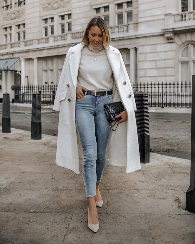 Skin­ny High Jeans of Justine on the Instagram account @itsjustinesjournal