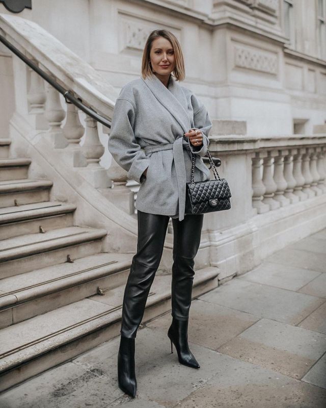 Coats Grey of Justine on the Instagram account @itsjustinesjournal
