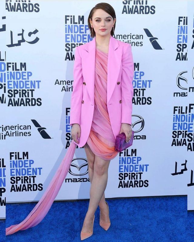 Oscar de la renta Pink Silk-Chif­fon Dress of Joey King on the Instagram account @joeyking February 9, 2020