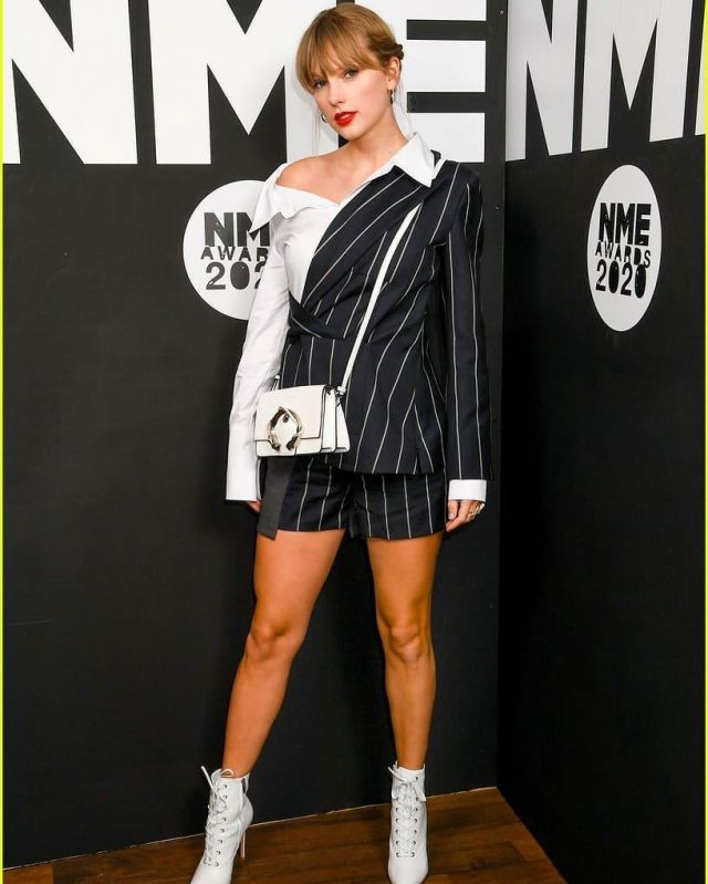 Jimmy Choo Leather Made­line Shoul­der Bag worn by Taylor Swift Nme Awards February 12, 2020