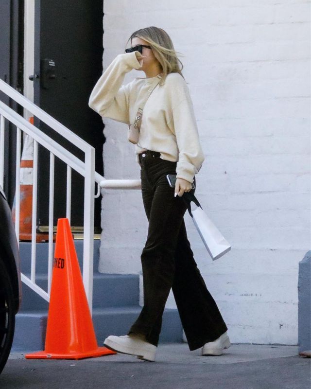 Prada Nylon Mini Sac porté par Sofia Richie Beverly Hills le 11 février 2020