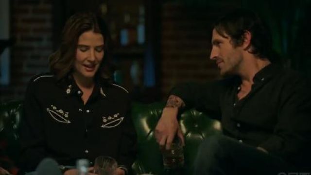 Noir Brodé Chemise Western porté par Dex Parios (Cobie Smulders) dans Stumptown Saison 1 Épisode 14