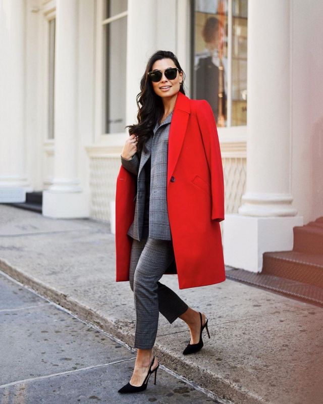Red Coat of Kat Tanita on the Instagram account @kattanita
