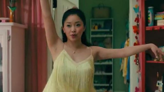 Yellow dress decorated with fringes Lara Jean (Lana Condor) in all the boys : P.S. I still love you