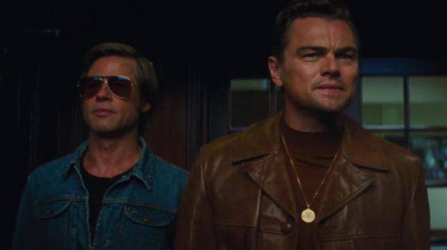 Le collier à médaille porté par Rick Dalton (Leonardo DiCaprio) dans le film Once Upon a Time… in Hollywood