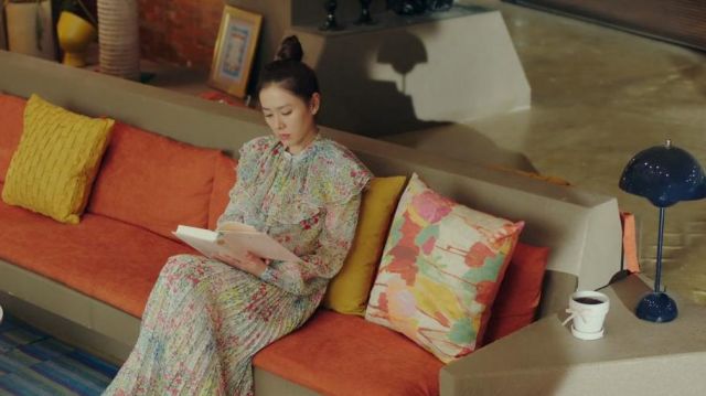 Chif­fon Pleat­ed Skirt worn by Yoon Se-Ri (Son Ye-jin) in Crash Landing on You Episode 16