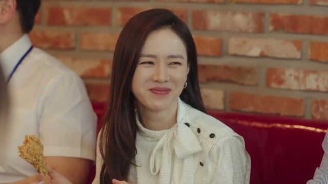 White Blouse worn by Yoon Se-Ri (Son Ye-jin) in Crash Landing on You Episode 16
