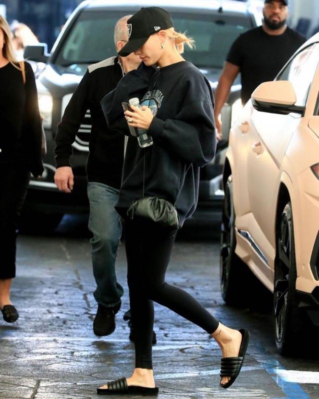 Isabel Marant Hel­lea Ribbed Strap Slides worn by Hailey Baldwin Beverly Hills February 17, 2020