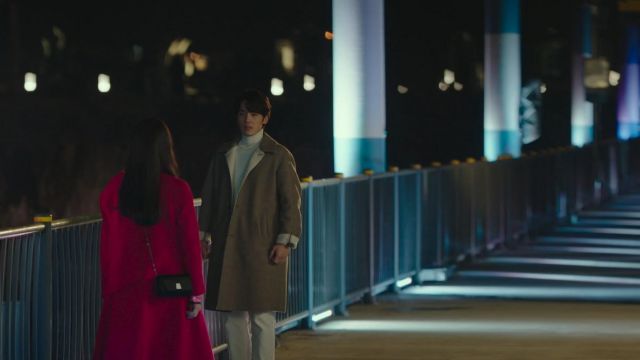 Leather BAg worn by Seo Dan (Seo Ji-hye) in Crash Landing on You Episode 14