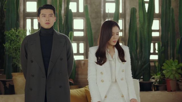 White Tweed Blaz­er worn by Yoon Se-Ri (Son Ye-jin) in Crash Landing on You Episode 13