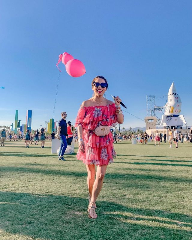 Pink Dress of Stephanie on the Instagram account @stephaniehlam