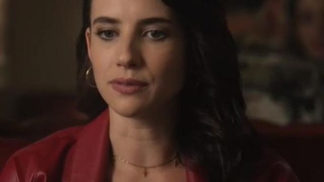 Le collier ras de cou triple croix que porte Madison Montgomery (Emma Roberts) dans American Horror Story (S09E08)