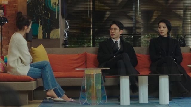 Off White Heels worn by Yoon Se-Ri (Son Ye-jin) in Crash Landing on You Episode 11