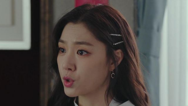 Gold EArring usado por Yoon Se-Ri (Son Ye-jin) en Crash Landing on You Episodio 9