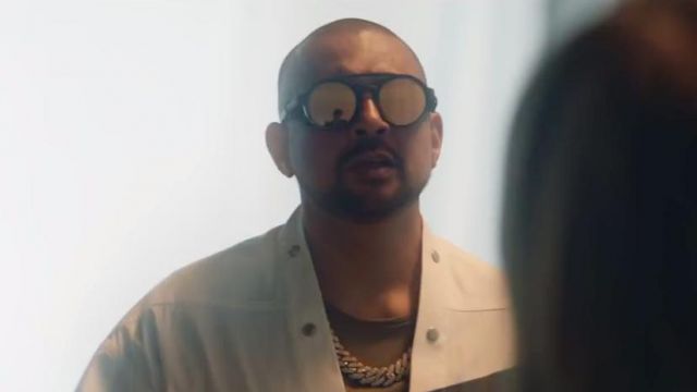 Round sunglasses worn by Sean Paul in his Calling On Me music video with Tove Lo