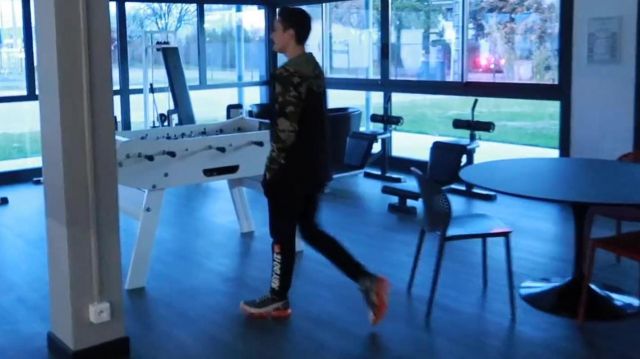 Les sneakers Nike portées par Néo dans la vidéo Cache-Cache avec Tibo InShape !