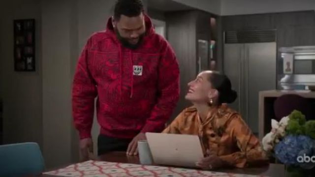 Red Hood­ie worn by Andre 'Dre' Johnson (Anthony Anderson) in black-ish Season 6 Episode 16