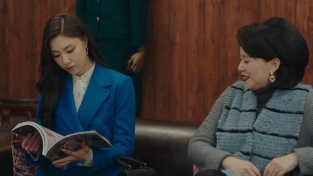 Long Ear­ring worn by Seo Dan (Seo Ji-hye) in Crash Landing on You Episode 7