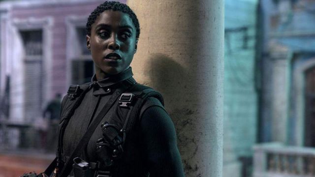 Carbon Tactics buckles worn by Nomi (Lashana Lynch) for her commando outfits in No Time to Die