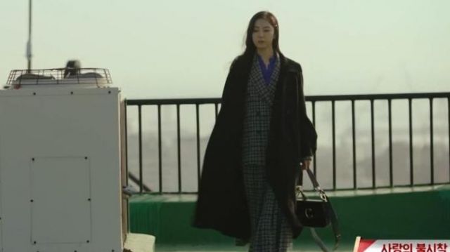 Black Coat worn by Seo Dan (Seo Ji-hye) in Crash Landing on You Episode 6
