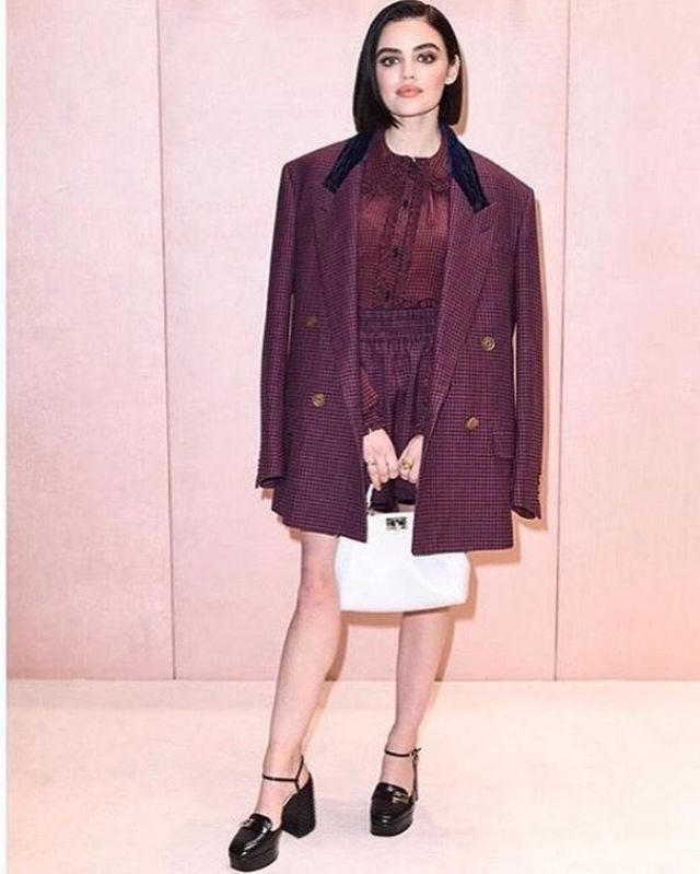 Vintage Burgundy Pure New Wool Blazer de Lucy Hale sur le compte Instagram de @lucyyhale.fan