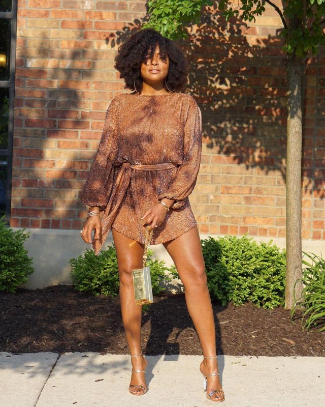 La Robe Courte Grace Brodée De Sequins de Taraji P. Henson sur le compte Instagram de @tarajiphenson