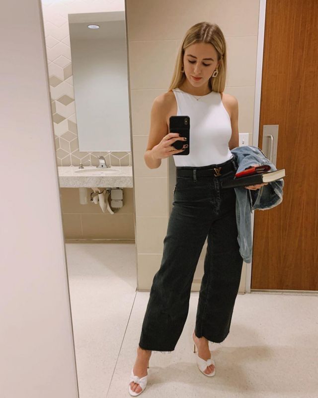 Louis vuitton Black Leather Belt of Chloe Lukasiak on the Instagram account @chloelukasiak February 23, 2020