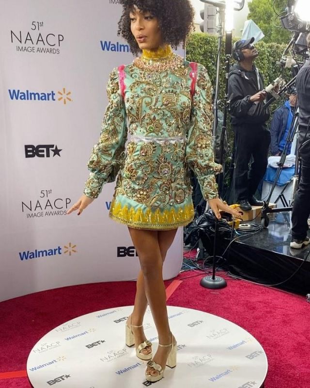 Gucci Gold Plate­form San­dal Heel of Yara Shahidi on the Instagram account @yarashahidi February 22, 2020