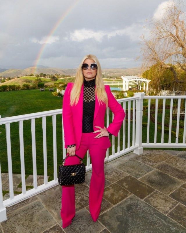 Alexander McQueen Crepe Slim Fit Blazer worn by Jessica Simpson Create & Cultivate February 22, 2020