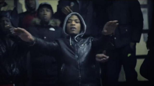 Blouson en cuir noir dans Niska - Charlie Delta Charlie (Freestyle) (Clip officiel)