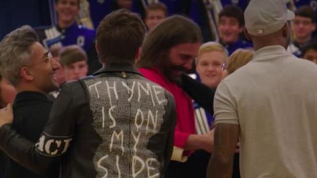 Le blouson en cuir "Thyme Is On My Side" porté par Antoni Porowski dans l'émission Queer Eye