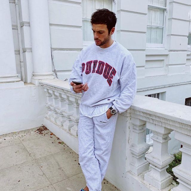 Sweatshirt grey worn by Hugo Philip on his account Instagram @hugophilip