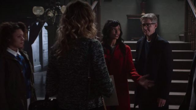 Red coat of Deloris Allen (Tamara Taylor) in October Faction (S01E01)