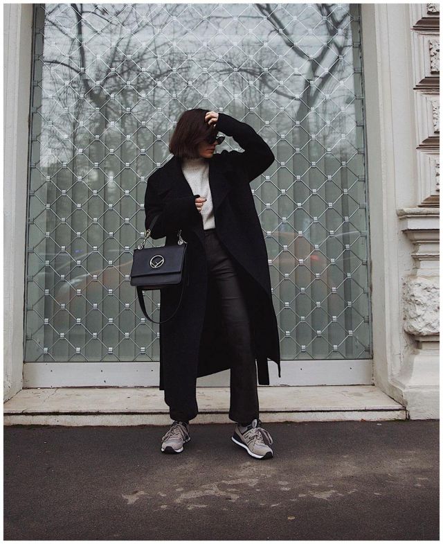 Leather Hand­bag of Carola Pojer on the Instagram account @carolapojer