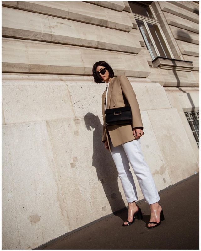 Blanc Straight Jeans de Carola Pojer sur l'Instagram account @carolapojer