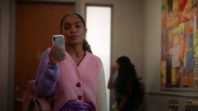 Tal­ly block-pan­el Knit Cardi­gan worn by Zoey Johnson (Yara Shahidi) in grown-ish Season 3 Episode 7