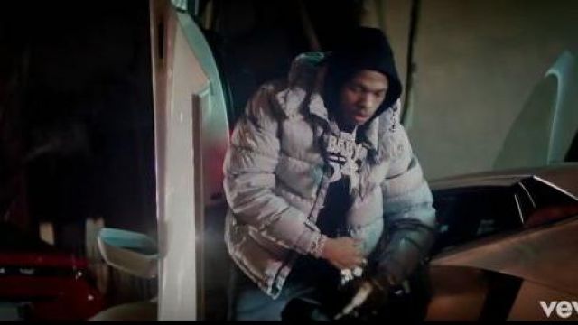 Moncler Grey Sil­ver Puffer Jack­et of Lil Baby in the music video Lil Baby, Gunna - Heatin Up