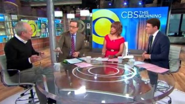 Roland mouret Off-the-Shoulder Cap-Sleeve Crepe Sheath Dress usado por Gayle King en CBS This Morning 28 de febrero de 2020