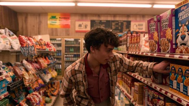 The brown check jacket of Stanley Barber (Wyatt Oleff) in I Am Not Okay with This (S01E02)